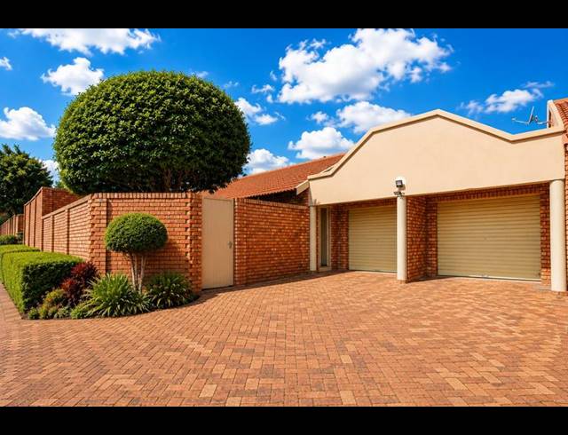 2 BEDROOM TOWNHOUSE FOR SALE IN ELARDUSPARK